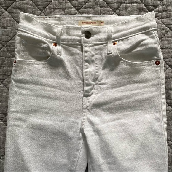 White Levi’s Mile High Super Skinny Jeans - Picture 10 of 11